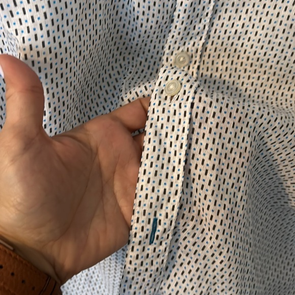 Hugo Boss linen shirt. - Picture 6 of 8